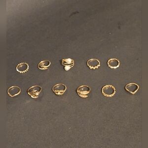 Set Of 11 Gold UniquelyDesigned Rings Size 7....25062 25070